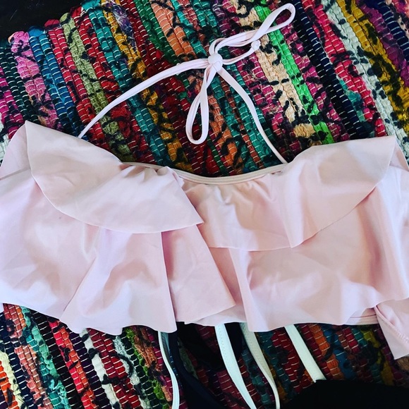 🔥NWT VICTORIA’S SECRET SWIM TOP LOT of 3 36C or LARGE BLACK WHITE PINK PUSH UP - Picture 8 of 10